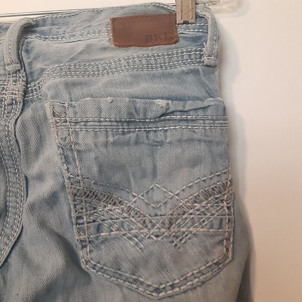 BKE Fulton Jeans Men's 29R Bootcut Low Rise Medium Wash Blue Stretch Distressed - Picture 8 of 13